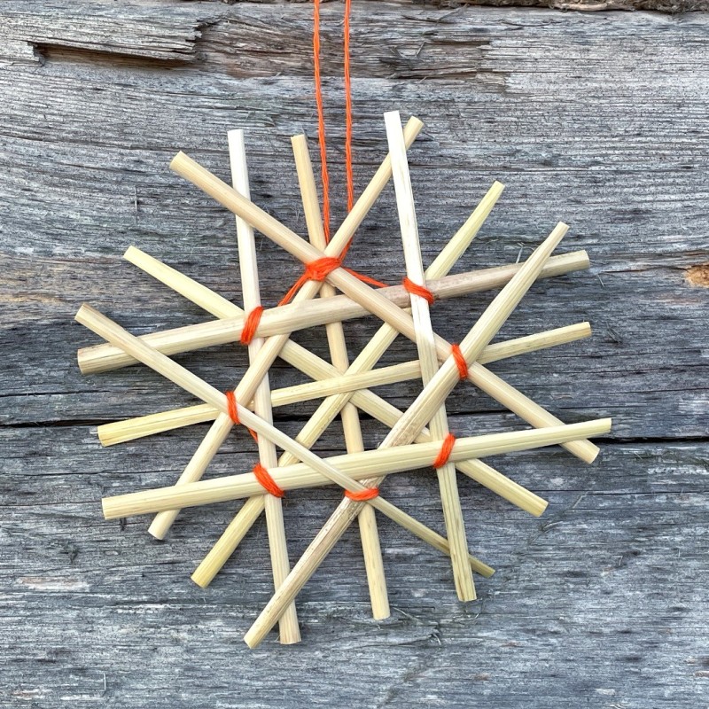 Straw snowflake, diameter 10cm